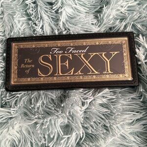 Too Faced Sexy Palette - Black and Gold